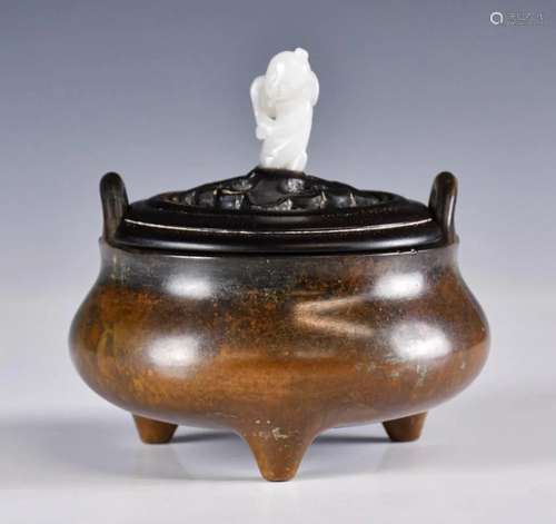 A Chinese Bronze Censer, Xuande Mark