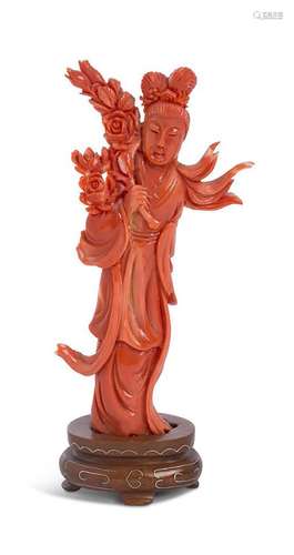 Chine, vers 1900 Statuette en corail représentant une déesse...