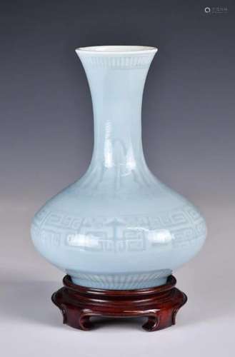 A Blue Glazed Vase Qianlong Mark