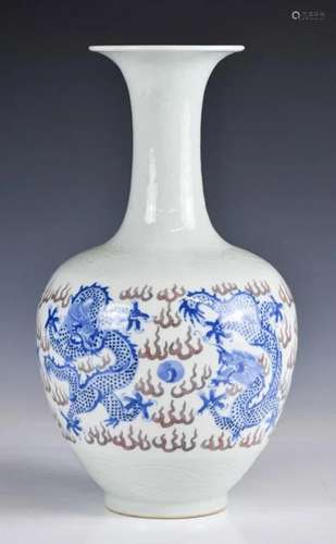 A Chinese Blue and White Red Vase, Guangxu Mark