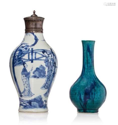 Chine, période Kangxi, XVIIIe siècle Lot comprenant un vase ...