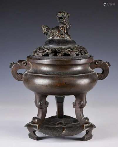 A Bronze Tripod Censer, w/Cover &Stand, Qing