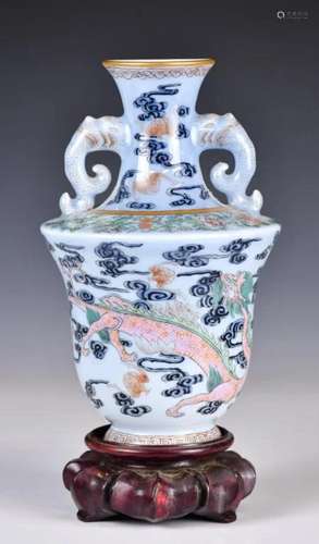 A Chinese Famille Rose Vase, Republican Period