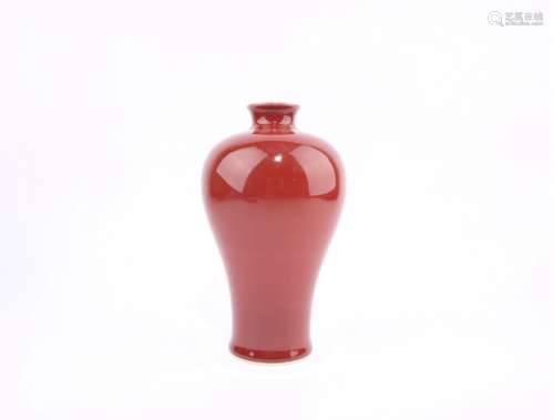 清霁红釉梅瓶