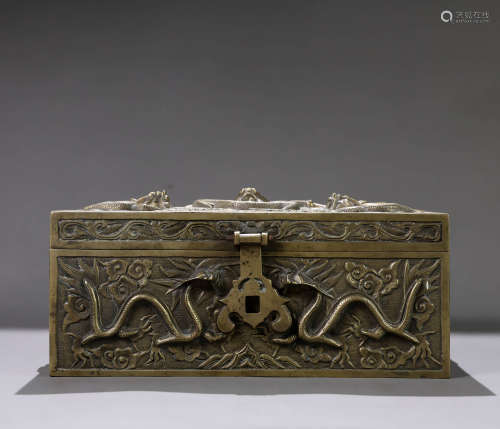 铜龙纹盒