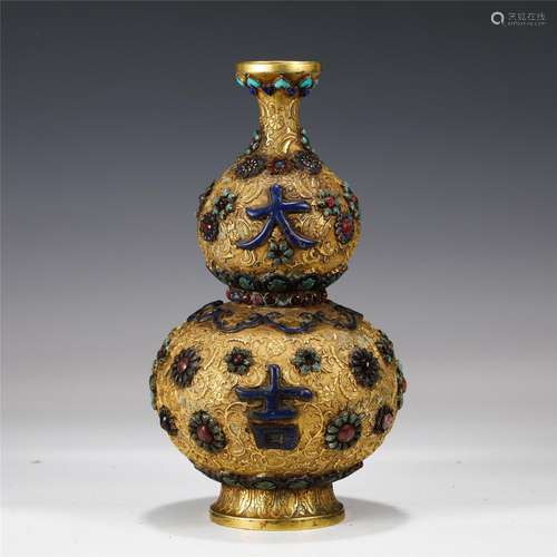 A Hard-stones Inlaid Gilt-bronze Double Gourds Vase