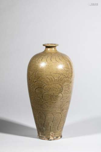 Vase meïping en porcelaine du longquan décoré en incision de...