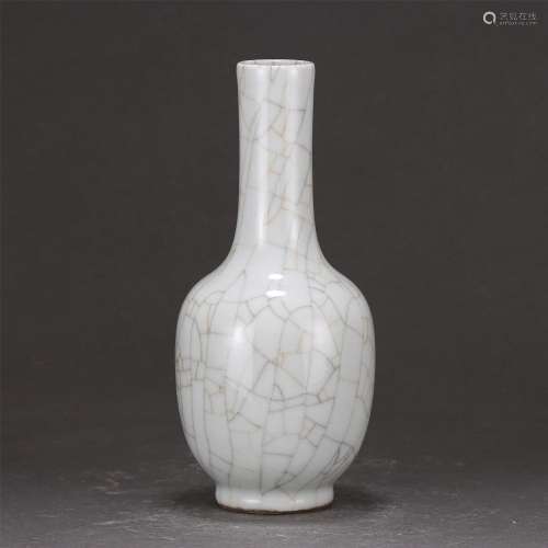A Ge-ware Bottle Vase