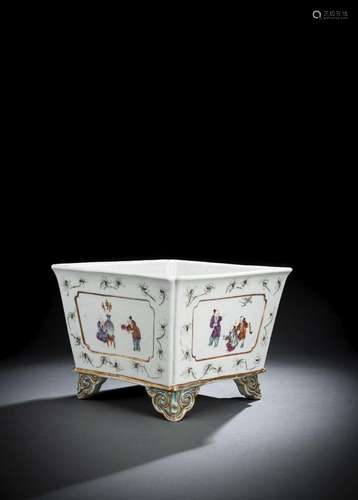 A SQUARE FAMILLE ROSE PORCELAIN JARDINIÉRE WITH FIGURAL SCEN...