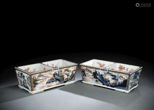 A RARE PAIR OF IMARI-DECORATED PORCELAIN JARDINIÉRES OR BASS...