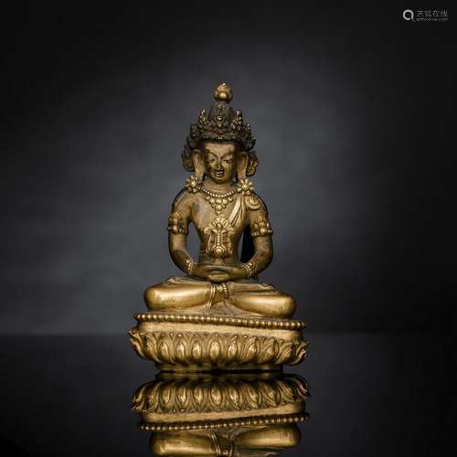 A PART-GILT BRONZE FIGURE OF SEATED AMITAYUS