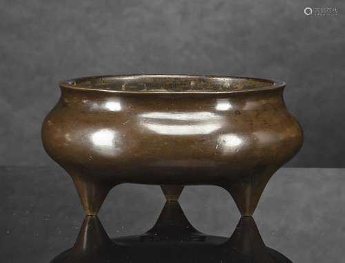 A CIRCULAR BRONZE CENSER