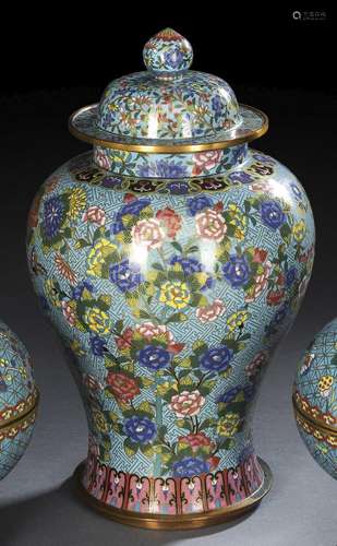 A FLOWER-DECORATED CLOISONNÉ ENAMEL VASE AND COVER, WOOD STA...