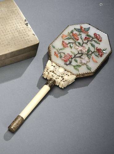 A FINE JADE INLAID HAND MIRROR WITH CARVED IVORY HANDLE