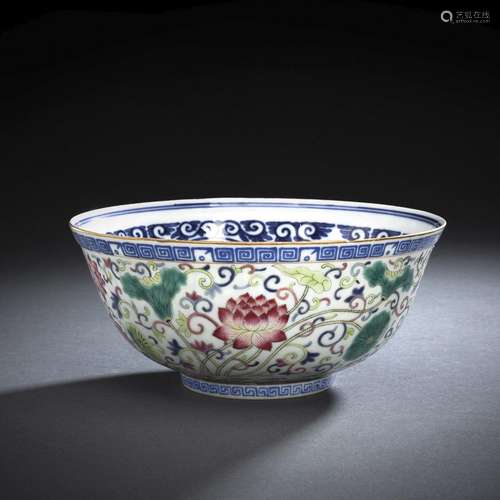 A FAMILLE ROSE AND BLUE AND WHITE DECORATED LOTUS BOWL