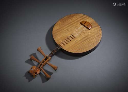 A SHORT-NECK MOON LUTE, 'YUEQIN'