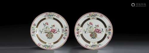 A PAIR OF 'FAMILLE ROSE' CHRYSANTHEMUM AND LOTUS C...