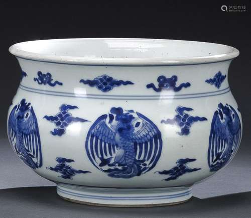 A BLUE AND WHITE PHOENIX MEDAILLON AND CLOUD CENSER