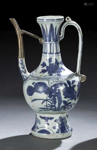 A BLUE AND WHITE PORCELAIN EWER FOR THE ISLAMIC MARKET