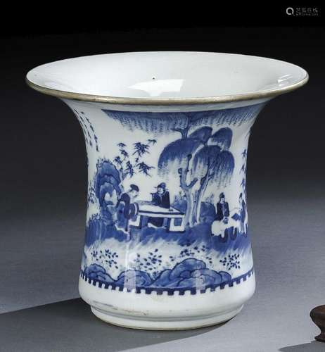 A RARE BLUE AND WHITE DECORATED FLARING CYLINDRICAL VASE WIT...