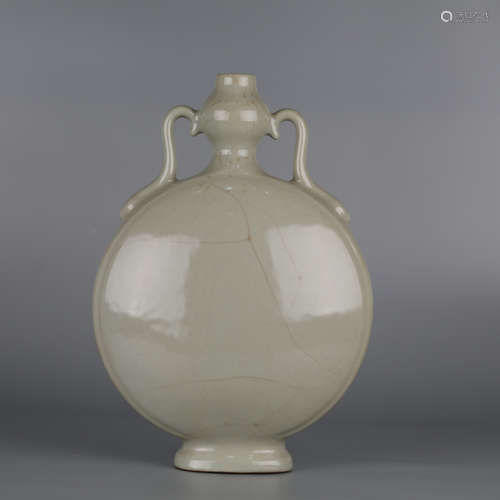 Qianlong Porcelain Holding Moon Vase