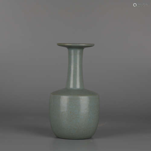 Chinese celadon Long neck vase