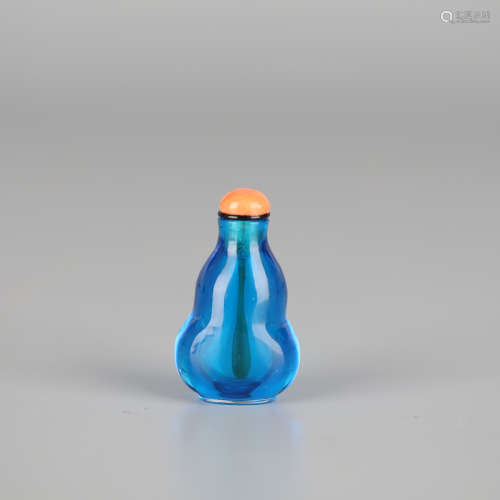 Colored glass snuff bottles