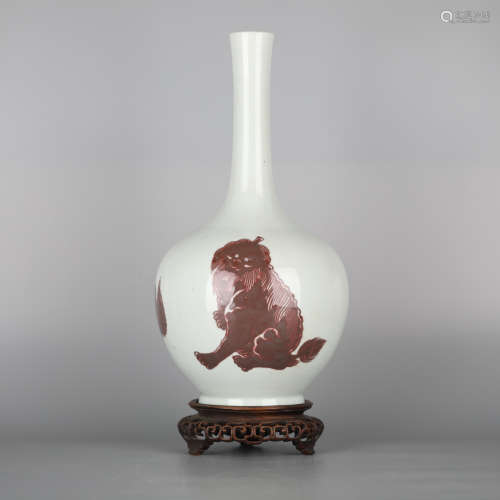 Chinese white, red and blue, three-color porcelain bottle,17...