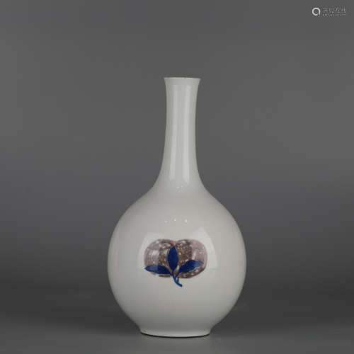 17TH Blue and white glaze red bottle