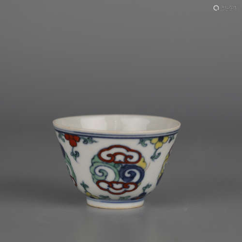 Doucai flower pattern cup, Chenghua