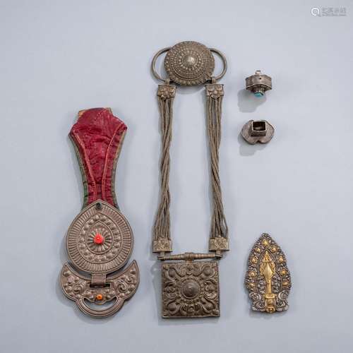 A GROUP OF SILVER AND METAL WORKS, with pendants, necklaces ...