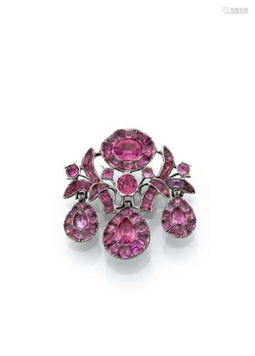 PENDANT WITH PINK TOPAZES