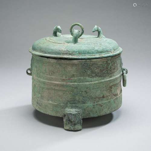 CYLINDRICAL BRONZE COVERED VESSEL (LIAN) WITH TAOTIE HANDLES