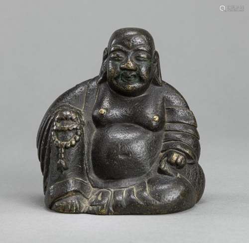A BRONZE FIGURE OF LAUGHING BUDAI