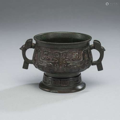 SMALL INCENSE BURNER IN THE SHAPE OF A GUI DECORATED WITH TA...