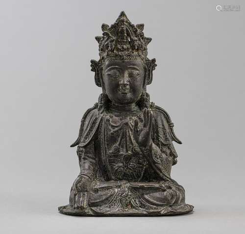 A BRONZE FIGURE OF SEATED GUANYIN