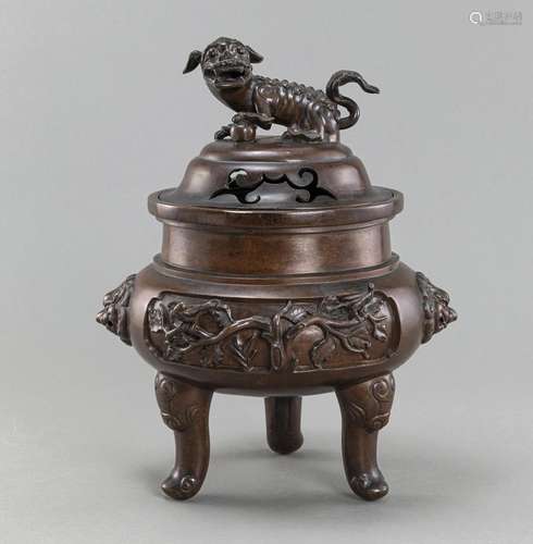 A BRONZE TRIPOD CENSER WITH FO-LION HANDLE