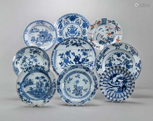 A GROUP OF EIGHT BLUE AND WHITE AND ONE IMARI PORCELAIN PLAT...