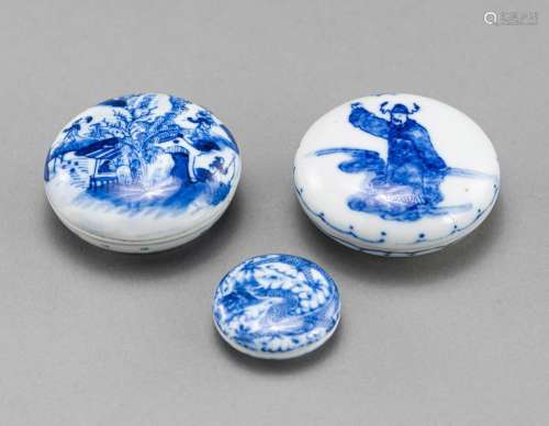 A GROUP OF THREE BLUE AND WHITE DECORATED SEAL PASTE BOXES A...