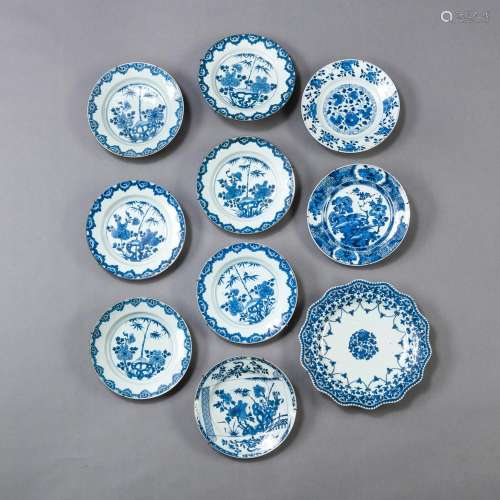 A GROUP OF TEN BLUE AND WHITE EXPORT PORCELAIN PLATES WITH F...