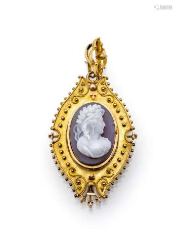 PENDANT WITH AGATE GEM