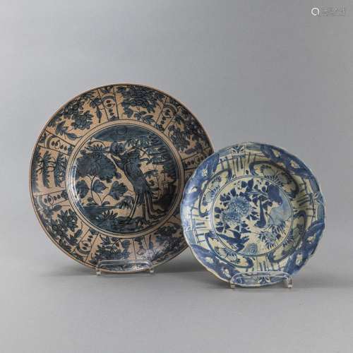 TWO BLUE AND WHITE FLORAL KRAAK/SWATOW PLATES