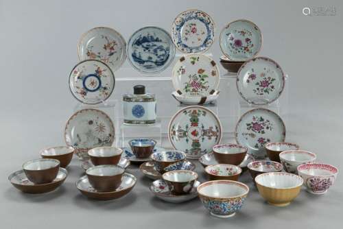 A GROUP OF 15 PORCELAIN CUPS AND 20 SAUCERS AND DISHES