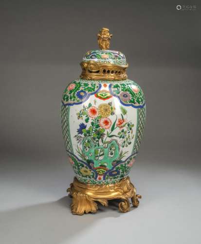 A LARGE CHINOISERIE STYLE ORMOLU MOUNTED PORCELAIN VASE AND ...