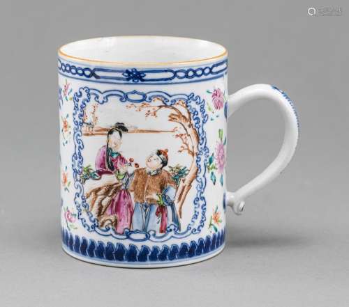 A 'FAMILLE ROSE' JUG WITH FIGURAL SCENES