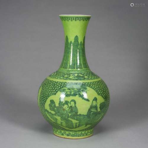 POISON GREEN TIANQIUPING PORCELAIN VASE WITH FIGURATIVE REPR...