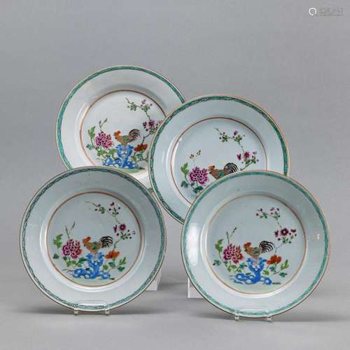 FOUR 'FAMILLE ROSE' EXPORT PORCELAIN ROOSTER PLATE...