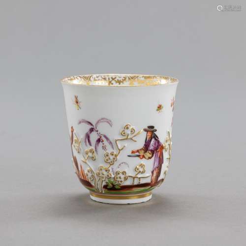 A MEISSEN COFFEE-CUP WITH CHINOISERIE PATTERN
