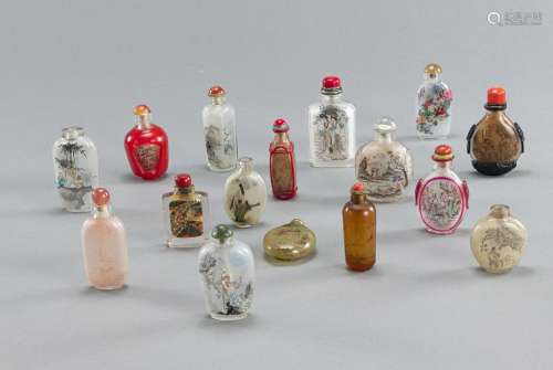 A GROUP OF 16 INSIDE-PAINTED GLASS SNUFFBOTTLES