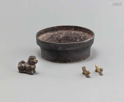 A BRONZE CENSER AND LION SCULPTURE WITH TWO JADE BRUSH RESTS